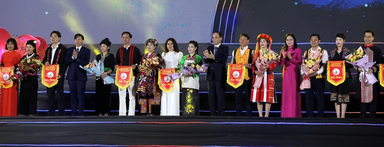 Cận cảnh lễ khai mạc Ng&agrave;y hội Văn h&oacute;a c&aacute;c d&acirc;n tộc c&oacute; số d&acirc;n dưới 10.000 người lần thứ I - Ảnh 5.