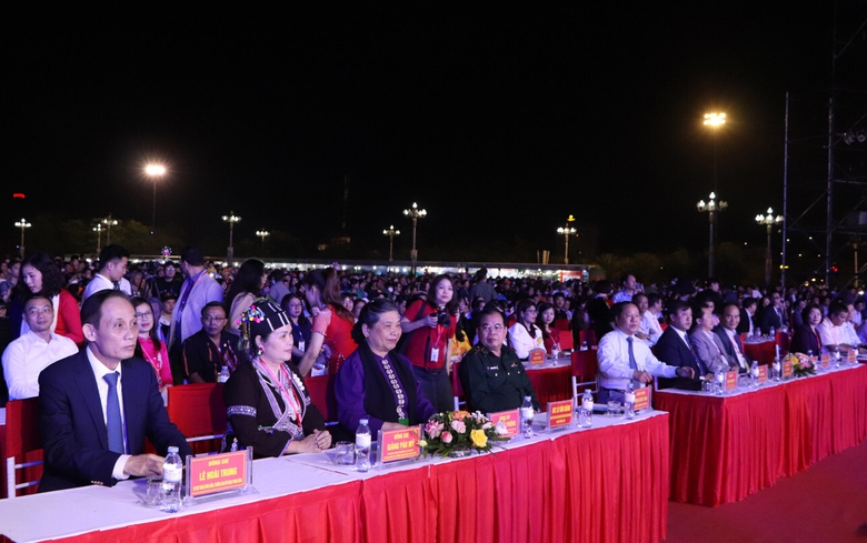 Cận cảnh lễ khai mạc Ng&agrave;y hội Văn h&oacute;a c&aacute;c d&acirc;n tộc c&oacute; số d&acirc;n dưới 10.000 người lần thứ I - Ảnh 2.