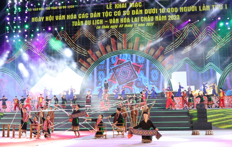 Cận cảnh lễ khai mạc Ng&agrave;y hội Văn h&oacute;a c&aacute;c d&acirc;n tộc c&oacute; số d&acirc;n dưới 10.000 người lần thứ I - Ảnh 8.