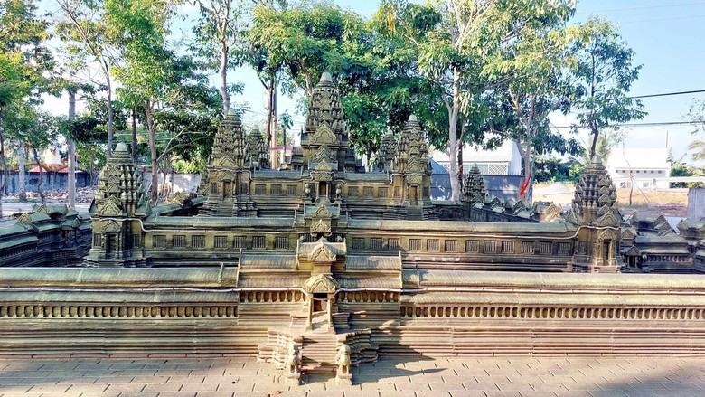 Thăm ngôi chùa lộng lẫy sắc vàng ở Sóc Trăng - Ảnh 5. Thăm ngôi chùa lộng lẫy sắc vàng ở Sóc Trăng - Ảnh 5.