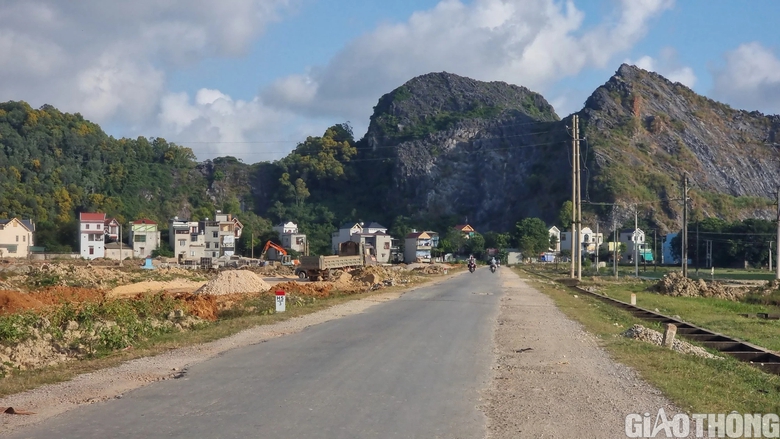 Chưa được cấp phép đấu nối, vẫn ngang nhiên thi công dự án trăm tỉ - Ảnh 3. Chưa được cấp phép đấu nối, vẫn ngang nhiên thi công dự án trăm tỉ - Ảnh 3.