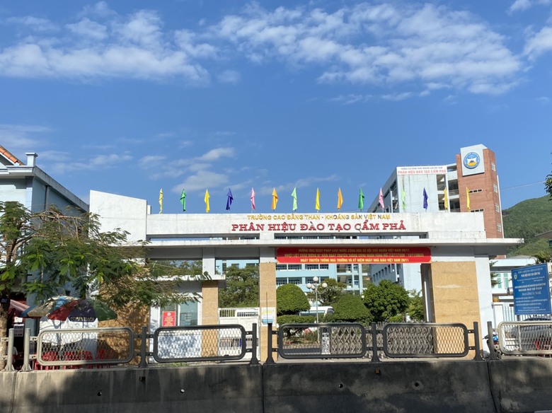 C&oacute; hay kh&ocirc;ng việc cơ sở đ&agrave;o tạo nghệ ở Quảng Ninh &ldquo;lạm thu&rdquo; tiền học sinh? - Ảnh 1.