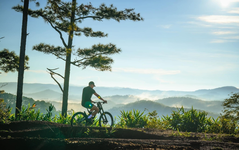 Đẹp nao l&ograve;ng b&igrave;nh minh ở Măng Đen