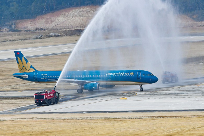 S&acirc;n bay Điện Bi&ecirc;n đ&oacute;n m&aacute;y bay cỡ lớn đầu ti&ecirc;n trong lịch sử  - Ảnh 7.