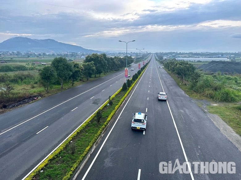 DA đường gom cao tốc Liên Khương – Prenn chậm tiến độ vì vướng 3 hộ dân - Ảnh 1. DA đường gom cao tốc Liên Khương – Prenn chậm tiến độ vì vướng 3 hộ dân - Ảnh 1.