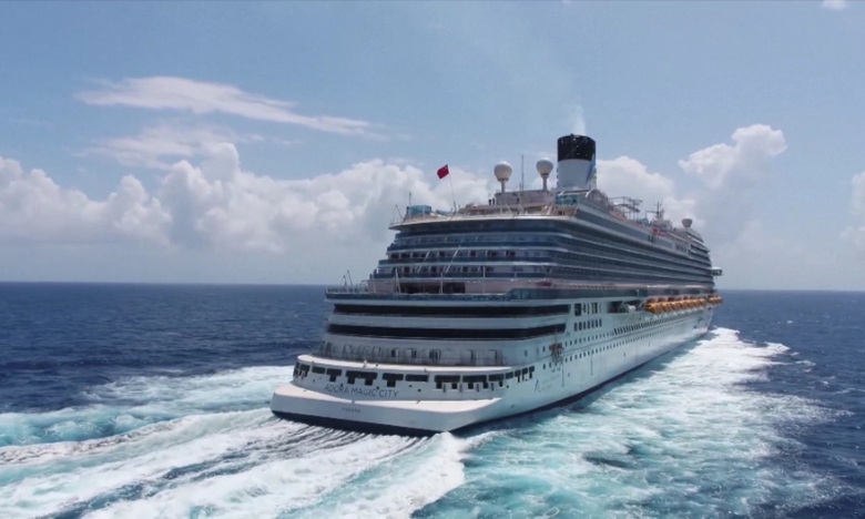 Du thuyền cỡ lớn tự đ&oacute;ng đầu ti&ecirc;n của Trung Quốc đ&atilde; sẵn s&agrave;ng cho chuyến đi đầu ti&ecirc;n - Ảnh 1.