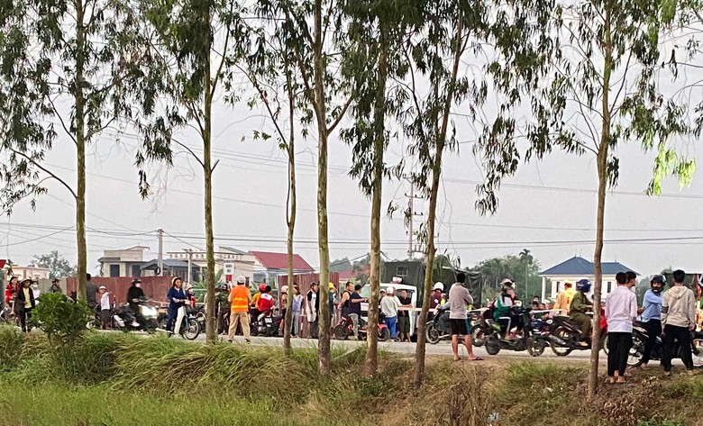 Va chạm với xe &ocirc; t&ocirc;, học sinh lớp 5 ở Hải Dương tử vong - Ảnh 1.