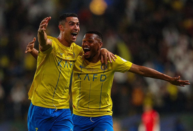 Cho&aacute;ng với số tiền Trung Quốc chi ra mời Messi v&agrave; Ronaldo đ&aacute; giao hữu  - Ảnh 1.