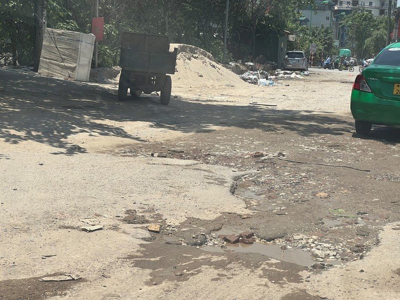 Cấm lưu thông đường Nguyễn Cảnh Dị phục vụ thi công - Ảnh 1. Cấm lưu thông đường Nguyễn Cảnh Dị phục vụ thi công - Ảnh 1.