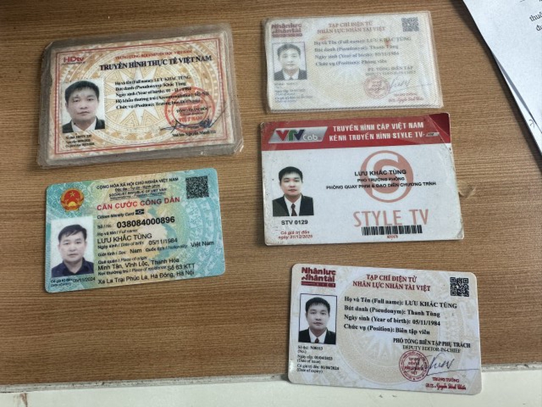 Bắt giữ đối tượng lừa đảo, phát hiện nhiều thẻ phóng viên, biên tập viên - Ảnh 2. Bắt giữ đối tượng lừa đảo, phát hiện nhiều thẻ phóng viên, biên tập viên - Ảnh 2.