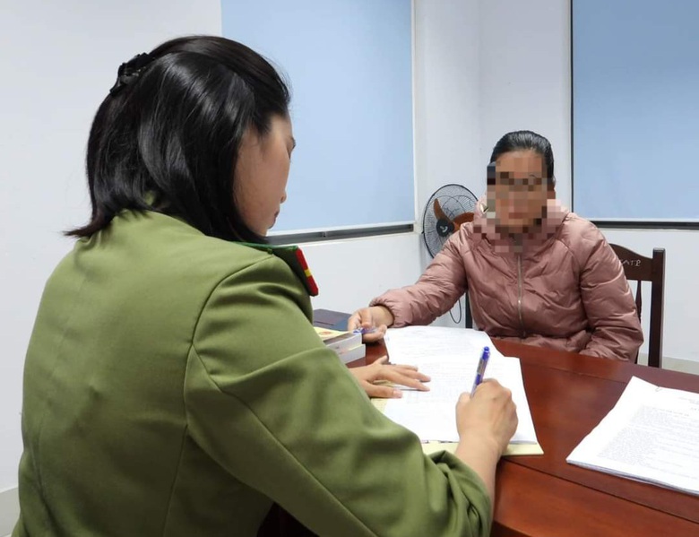 Khởi tố người phụ nữ bán 5 người sang Dubai làm "việc nhẹ lương cao" - Ảnh 1. Khởi tố người phụ nữ bán 5 người sang Dubai làm "việc nhẹ lương cao" - Ảnh 1.