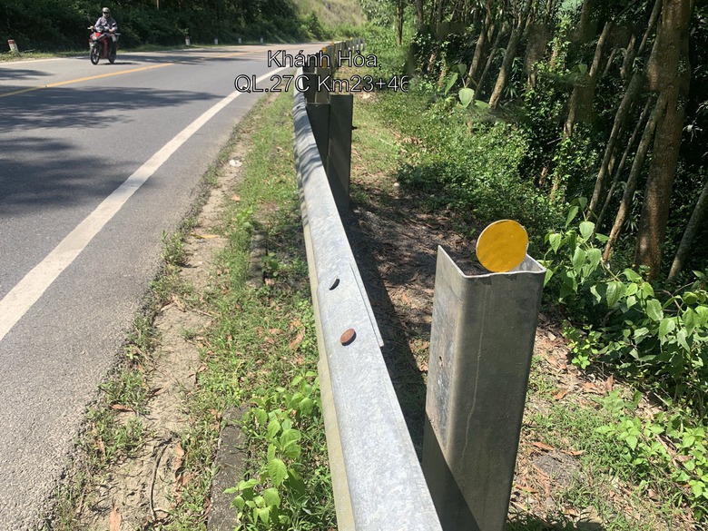 Thiết bị hộ lan quốc lộ 27C ở Kh&aacute;nh Ho&agrave; li&ecirc;n tục bị th&aacute;o trộm - Ảnh 7.
