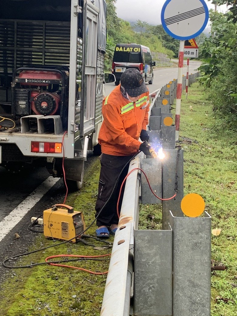 Thiết bị hộ lan quốc lộ 27C ở Kh&aacute;nh Ho&agrave; li&ecirc;n tục bị th&aacute;o trộm - Ảnh 4.