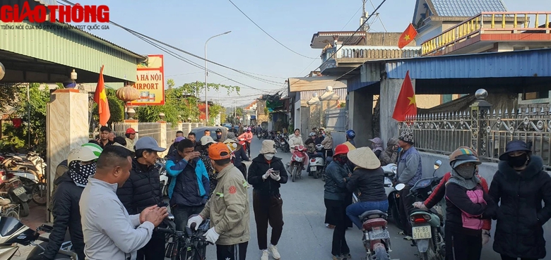 C&ocirc;ng an kh&aacute;m nh&agrave; nghi phạm, thực nghiệm hiện trường vụ x&aacute;c chết 13 năm - Ảnh 3.