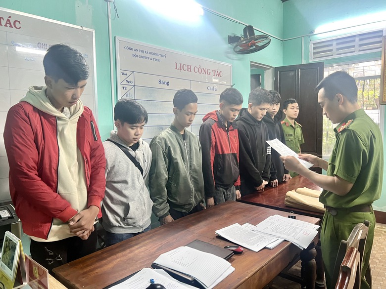 Khởi tố 13 đối tượng g&acirc;y rối trật tự c&ocirc;ng cộng v&agrave; tổ chức đua xe tr&aacute;i ph&eacute;p - Ảnh 2.