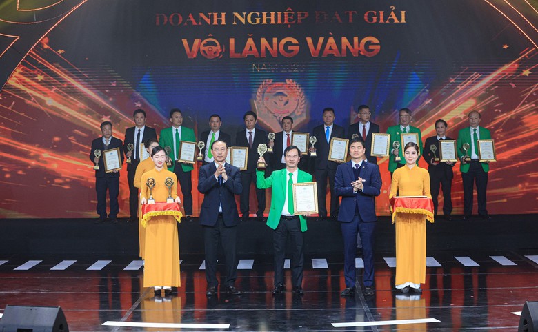 V&ocirc; lăng v&agrave;ng 2023: T&ocirc;n vinh l&aacute;i xe, doanh nghiệp an to&agrave;n, c&oacute; t&acirc;m - Ảnh 1.