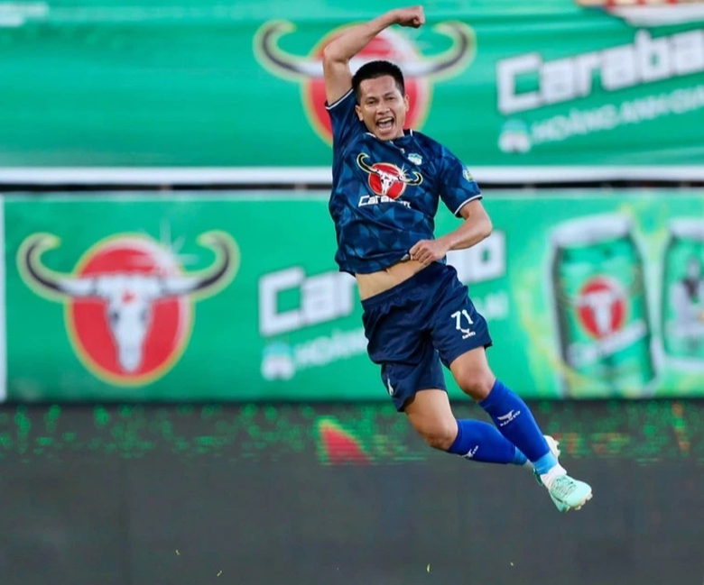 V-League: Quật ng&atilde; H&agrave; Nội FC, HAGL ngắt mạch 7 trận kh&ocirc;ng thắng - Ảnh 1.