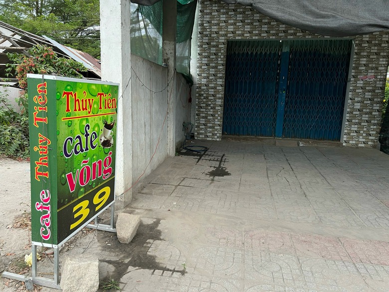 Phát hiện hai người thương vong nằm giữa nền nhà với nhiều vết cắt trên cơ thể - Ảnh 2. Phát hiện hai người thương vong nằm giữa nền nhà với nhiều vết cắt trên cơ thể - Ảnh 2.