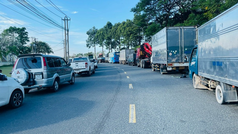 Đề nghị Đồng Nai giải toả &ugrave;n tắc đăng kiểm trong năm 2024
- Ảnh 1.