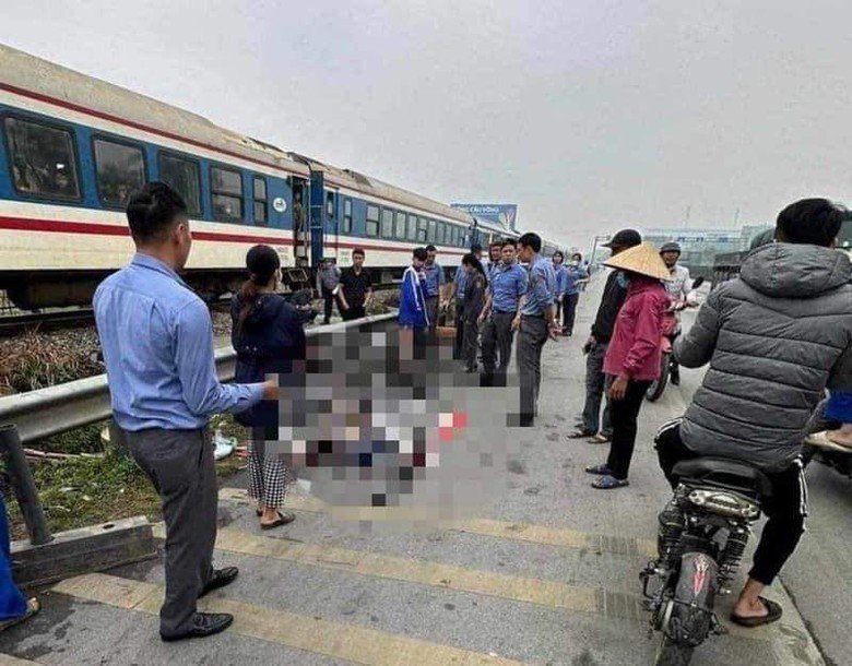 Vượt qua đường sắt, người đ&agrave;n &ocirc;ng 50 tuổi bị t&agrave;u hỏa t&ocirc;ng tử vong- Ảnh 1.