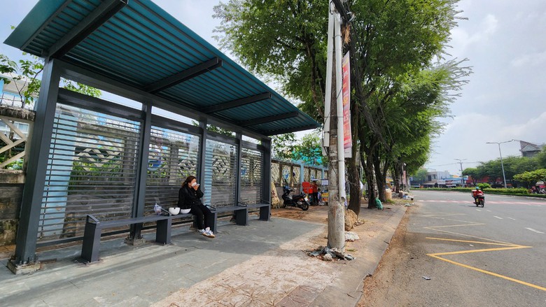 Cần Thơ: Sẽ xử nghi&ecirc;m nếu xảy ra t&igrave;nh trạng chiếm dụng nh&agrave; chờ xe bu&yacute;t - Ảnh 2.