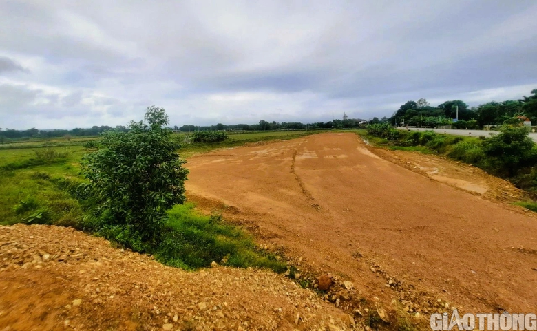 Tiến độ giải ph&oacute;ng mặt bằng, x&acirc;y khu t&aacute;i định cư cao tốc Vạn Ninh &ndash; Cam Lộ hiện ra sao? - Ảnh 1.