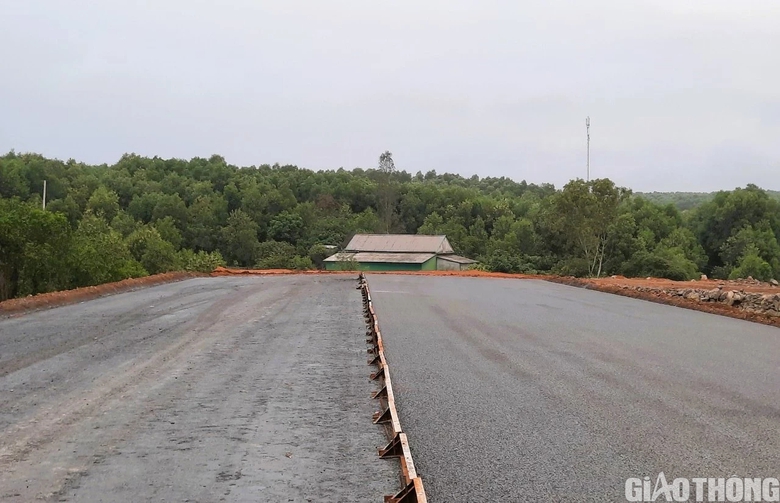 Tiến độ giải ph&oacute;ng mặt bằng, x&acirc;y khu t&aacute;i định cư cao tốc Vạn Ninh &ndash; Cam Lộ hiện ra sao? - Ảnh 3.