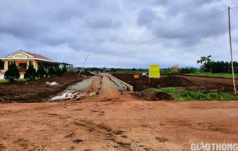 Tiến độ giải ph&oacute;ng mặt bằng, x&acirc;y khu t&aacute;i định cư cao tốc Vạn Ninh &ndash; Cam Lộ hiện ra sao? - Ảnh 8.