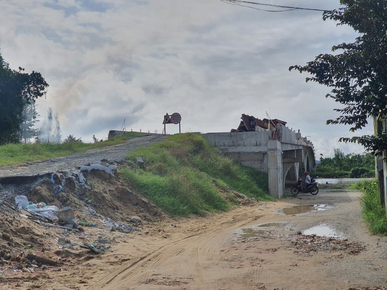 Cầu trăm tỷ ở Quảng Nam trễ hẹn ho&agrave;n th&agrave;nh v&igrave; vướng mặt bằng - Ảnh 5.