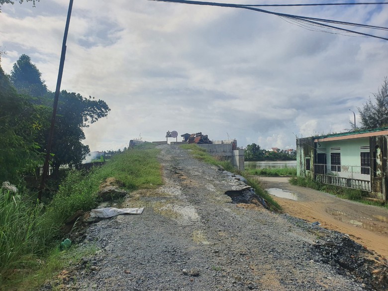 Cầu trăm tỷ ở Quảng Nam trễ hẹn ho&agrave;n th&agrave;nh v&igrave; vướng mặt bằng - Ảnh 7.