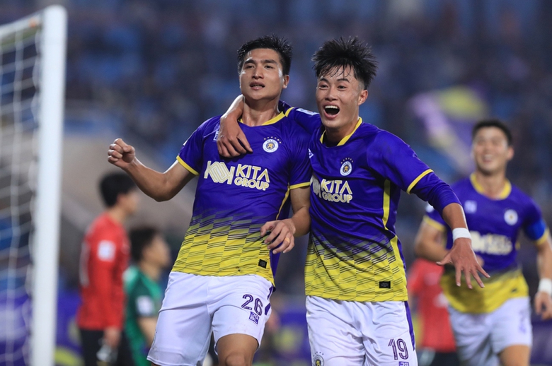 Nh&agrave; cựu v&ocirc; địch V-League gi&uacute;p b&oacute;ng đ&aacute; Việt Nam s&aacute;ng cửa dự &ldquo;si&ecirc;u giải đấu&rdquo; - Ảnh 1.