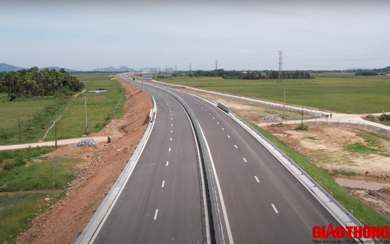 Ngày 2/9, các phương tiện được lưu thông trên cao tốc QL45 - Nghi Sơn - Ảnh 1.