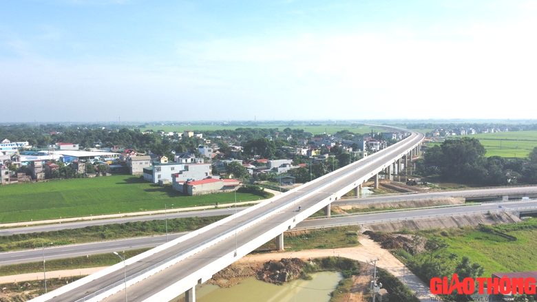 Ngày 2/9, các phương tiện được lưu thông trên cao tốc QL45 - Nghi Sơn - Ảnh 2.