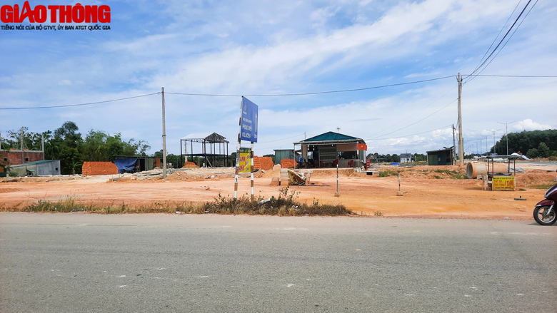 Cầu vượt đường sắt dở dang qua một thập kỷ ở Huế vẫn trơ mố v&igrave; gặp kh&oacute; mặt bằng - Ảnh 9.