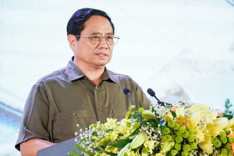 Thủ tướng: Khởi c&ocirc;ng 2 nh&agrave; ga s&acirc;n bay mới l&agrave; bước đầu, nhiệm vụ c&ograve;n rất nặng nề - Ảnh 2.