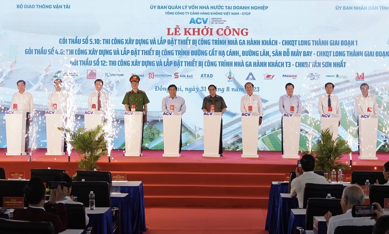 Thủ tướng: Khởi c&ocirc;ng 2 nh&agrave; ga s&acirc;n bay mới l&agrave; bước đầu, nhiệm vụ c&ograve;n rất nặng nề - Ảnh 5.