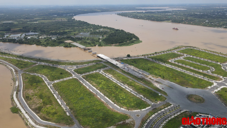 Đồng Nai: Sau gần ba năm thi công hương lộ 2 giờ ra sao? - Ảnh 6. Đồng Nai: Sau gần ba năm thi công hương lộ 2 giờ ra sao? - Ảnh 6.