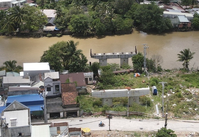Đồng Nai: Gần ba năm thi công, Hương lộ 2 vẫn còn dang dở - Ảnh 2. Đồng Nai: Gần ba năm thi công, Hương lộ 2 vẫn còn dang dở - Ảnh 2.