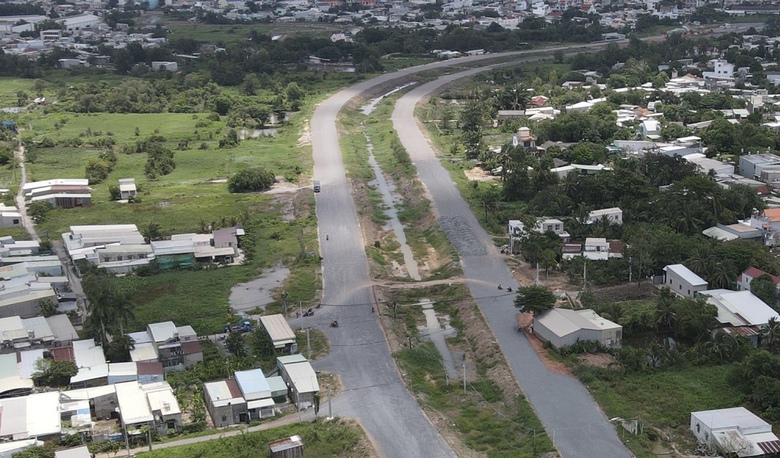 Đồng Nai: Gần ba năm thi công, Hương lộ 2 vẫn còn dang dở - Ảnh 1. Đồng Nai: Gần ba năm thi công, Hương lộ 2 vẫn còn dang dở - Ảnh 1.