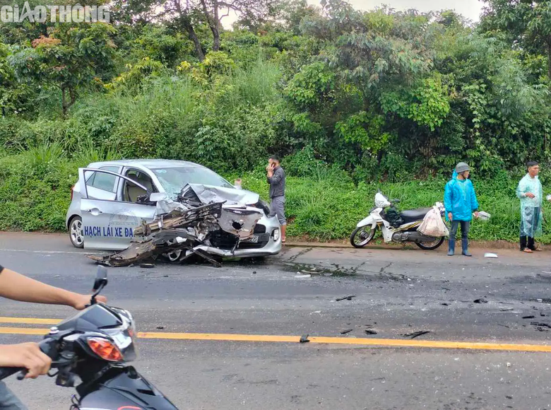 Xe &ocirc; t&ocirc; CX5 t&ocirc;ng xe tập l&aacute;i khiến một thầy gi&aacute;o tử vong - Ảnh 1.
