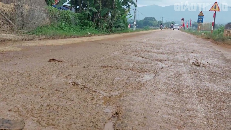 V&igrave; sao xe c&oacute; ngọn v&ocirc; tư h&agrave;nh d&acirc;n, ph&aacute; tỉnh lộ 617 Quảng Nam? - Ảnh 5.