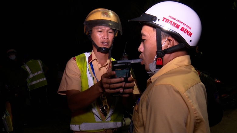 An Giang từ đầu năm đến nay c&oacute; hơn trăm người chết do TNGT, l&agrave;m c&aacute;ch n&agrave;o để k&eacute;o giảm? - Ảnh 2.