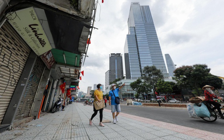 TP.HCM ch&iacute;nh thức thu ph&iacute; l&ograve;ng đường, vỉa h&egrave; từ năm 2024