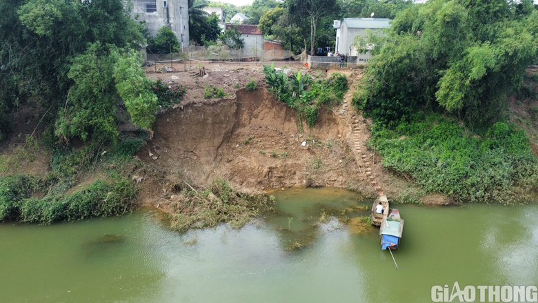 Nơm nớp lo sợ b&ecirc;n bờ s&ocirc;ng sạt lở - Ảnh 3.