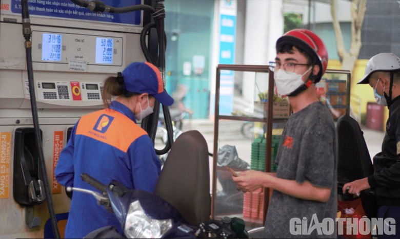 Đầu mối xăng dầu &ldquo;&ocirc;m&rdquo; cả trăm tỷ Quỹ BOG, Bộ C&ocirc;ng thương n&oacute;i &ldquo;Bộ T&agrave;i ch&iacute;nh gi&aacute;m s&aacute;t" - Ảnh 3.