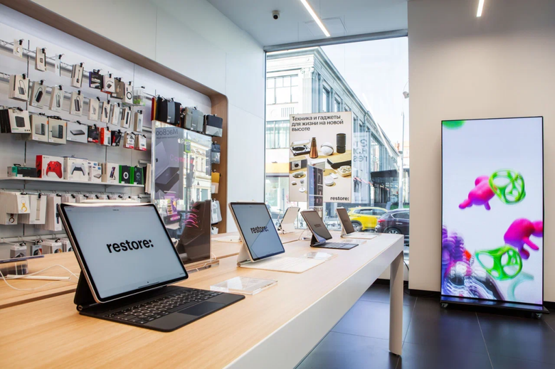 Người Nga c&oacute; mua được iPhone 15 kh&ocirc;ng v&agrave; nếu c&oacute; th&igrave; phải "trả gi&aacute;" ra sao? - Ảnh 2.