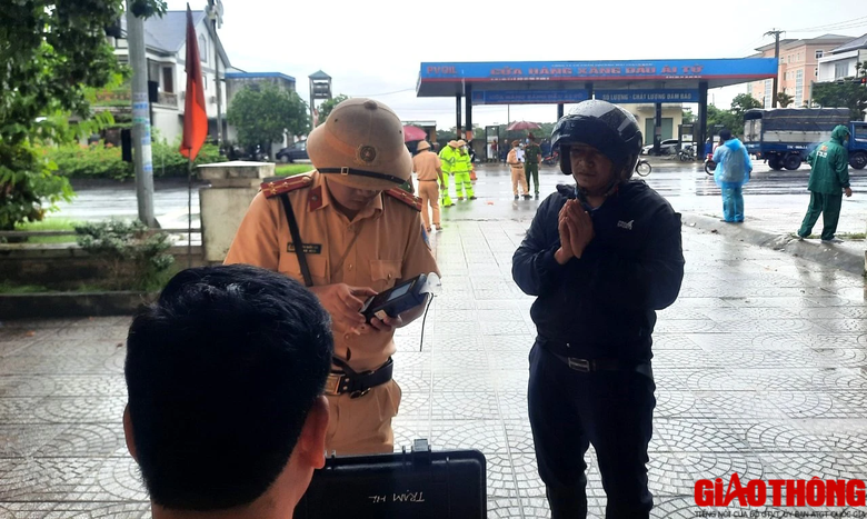 X&oacute;t xa người mẹ ngh&egrave;o đơn th&acirc;n gặp tai nạn tử vong tr&ecirc;n đường về nh&agrave; ở Quảng Trị - Ảnh 2.