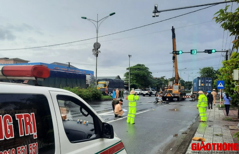 X&oacute;t xa người mẹ ngh&egrave;o đơn th&acirc;n gặp tai nạn tử vong tr&ecirc;n đường về nh&agrave; ở Quảng Trị - Ảnh 4.