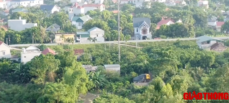 H&agrave; Nội: C&aacute;t tặc hoạt động rầm rộ tại b&atilde;i bồi ngo&agrave;i đ&ecirc; s&ocirc;ng Hồng - Ảnh 3.