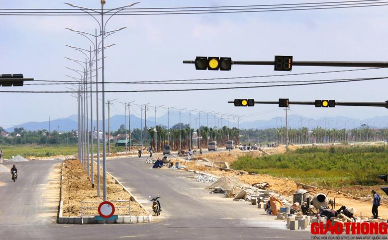 Th&ocirc;ng xe tuyến đường 370 tỷ nhiều năm chưa xong ở Huế trước ng&agrave;y 30/9 - Ảnh 14.